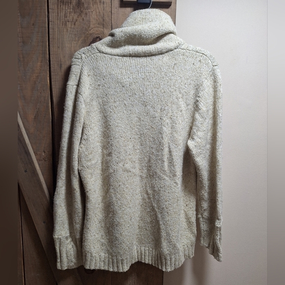 A Liz Claiborne cowl neck cable knit sweater in a ladies size XL. Lambswool - Picture 4 of 9